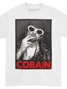 NIRVANA Kurt Cobain Smoking Box Photo Regular Graphic T-shirt Size Large New